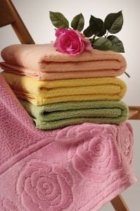 Махровое полотенце Розы R08 70х140 Розовое